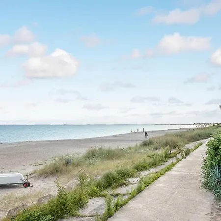 Three-bedroom In Оттеруп