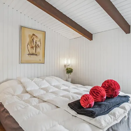 Дом отдыха Three-bedroom In